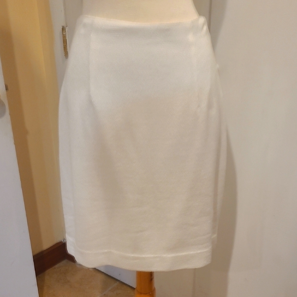 Elegant White Pencil Skirt for Effortless Style